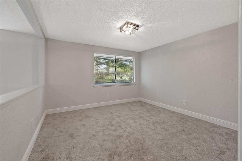 For Sale: $205,000 (2 beds, 1 baths, 1096 Square Feet)