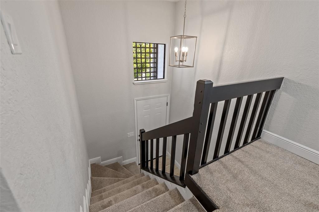 For Sale: $205,000 (2 beds, 1 baths, 1096 Square Feet)