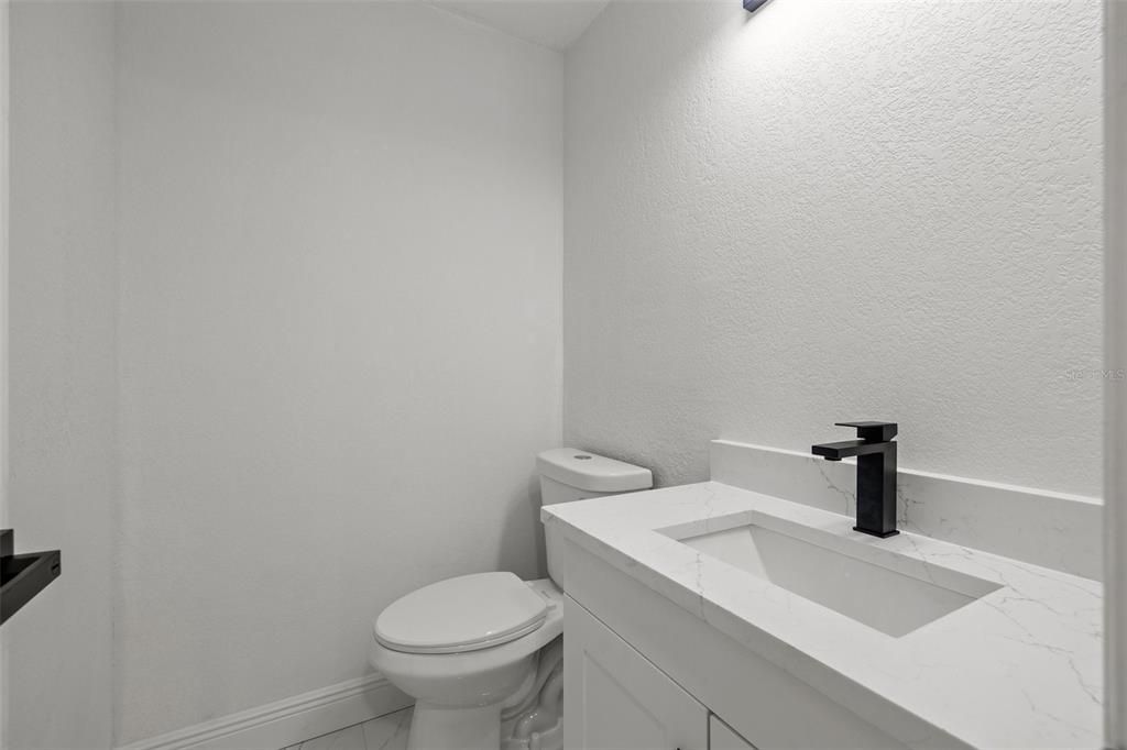 For Sale: $205,000 (2 beds, 1 baths, 1096 Square Feet)