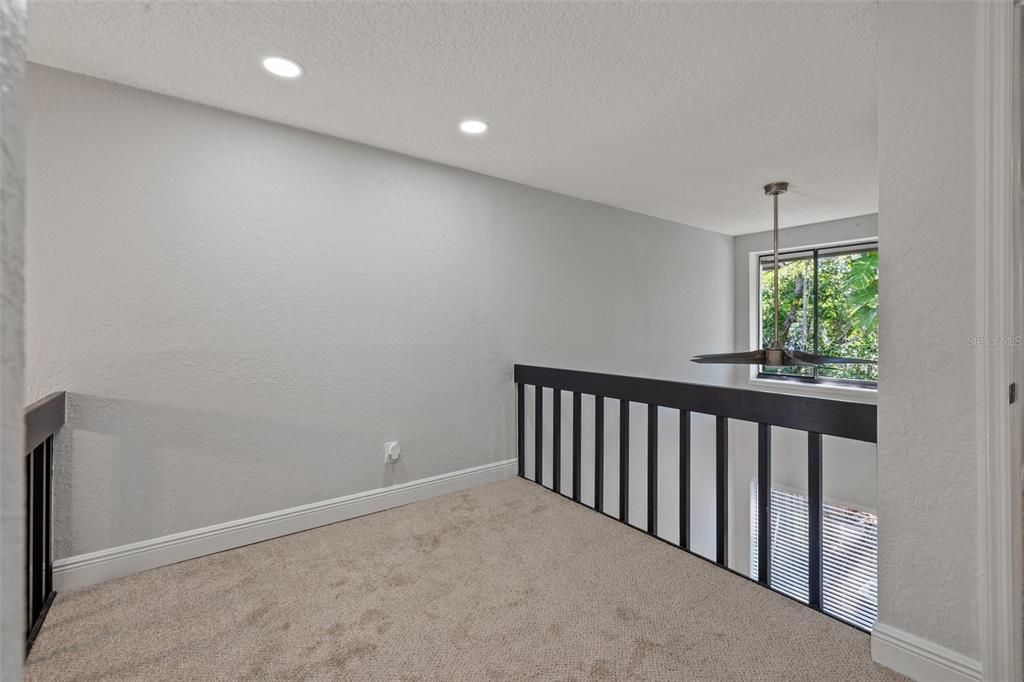 For Sale: $205,000 (2 beds, 1 baths, 1096 Square Feet)