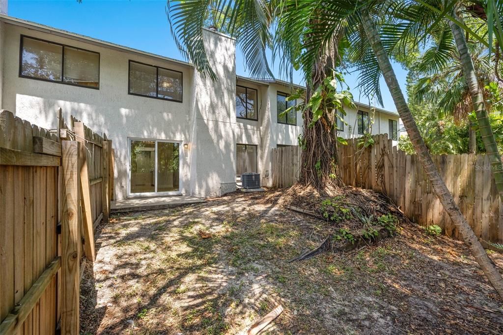 For Sale: $205,000 (2 beds, 1 baths, 1096 Square Feet)