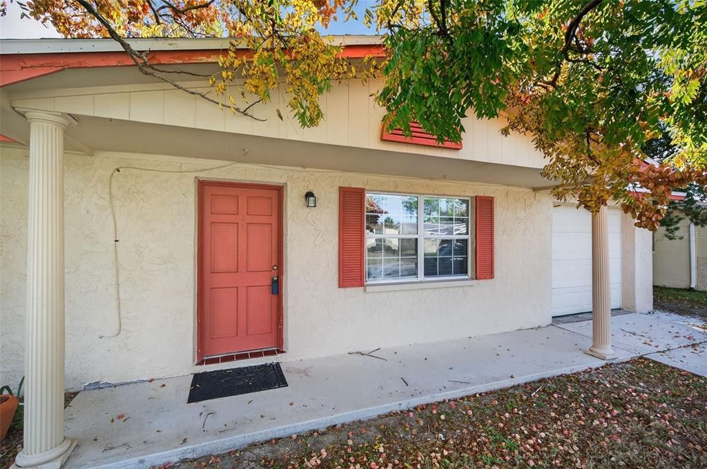 For Sale: $224,800 (2 beds, 2 baths, 932 Square Feet)