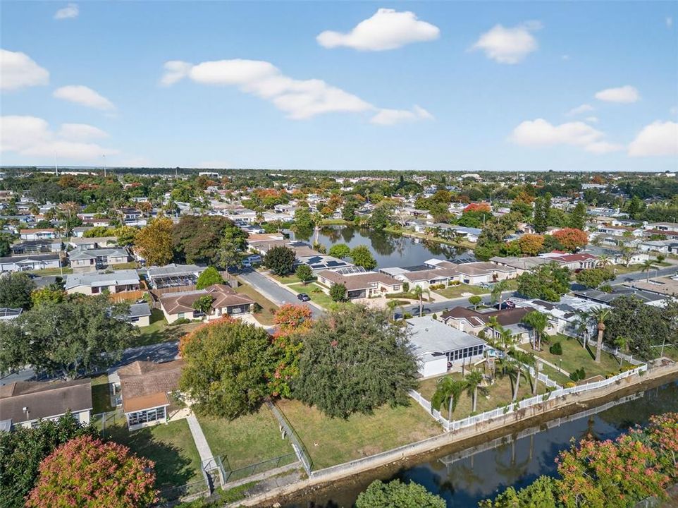 For Sale: $224,800 (2 beds, 2 baths, 932 Square Feet)