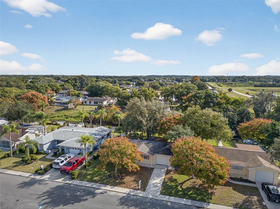 For Sale: $224,800 (2 beds, 2 baths, 932 Square Feet)