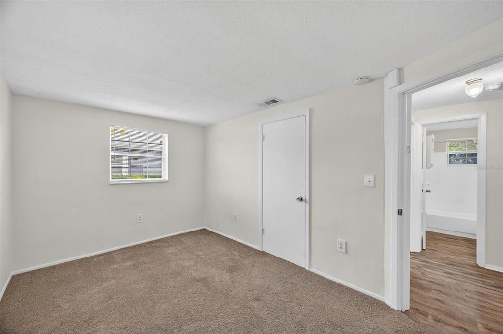 For Sale: $224,800 (2 beds, 2 baths, 932 Square Feet)