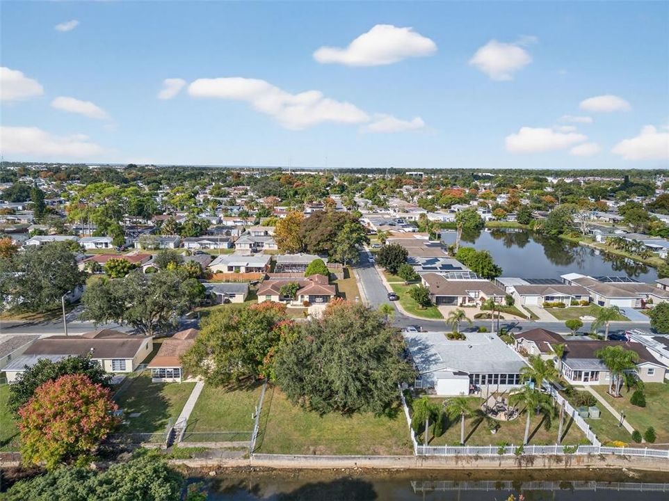 For Sale: $224,800 (2 beds, 2 baths, 932 Square Feet)