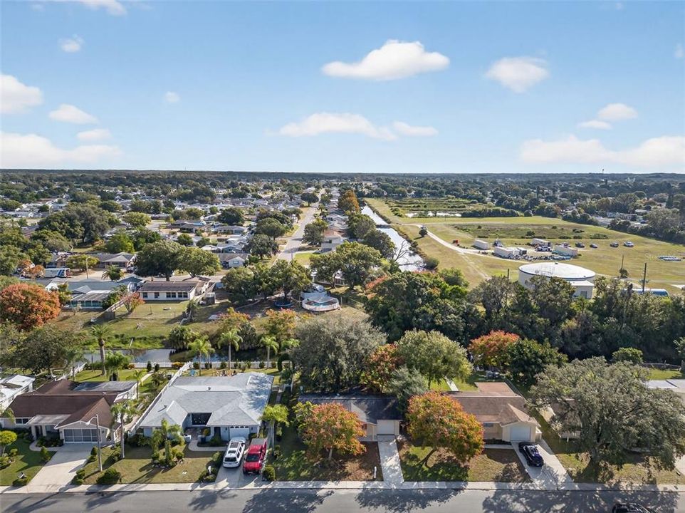 For Sale: $224,800 (2 beds, 2 baths, 932 Square Feet)