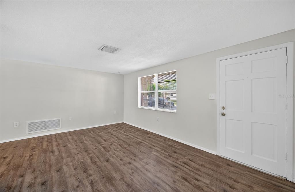 For Sale: $224,800 (2 beds, 2 baths, 932 Square Feet)