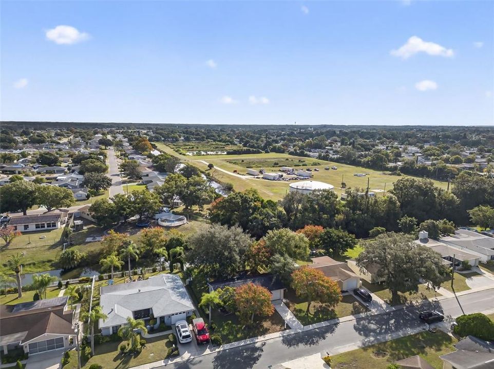 For Sale: $224,800 (2 beds, 2 baths, 932 Square Feet)