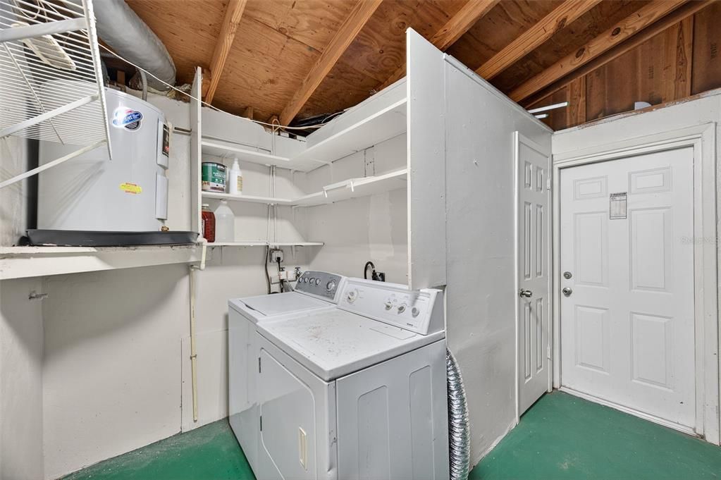 For Sale: $224,800 (2 beds, 2 baths, 932 Square Feet)