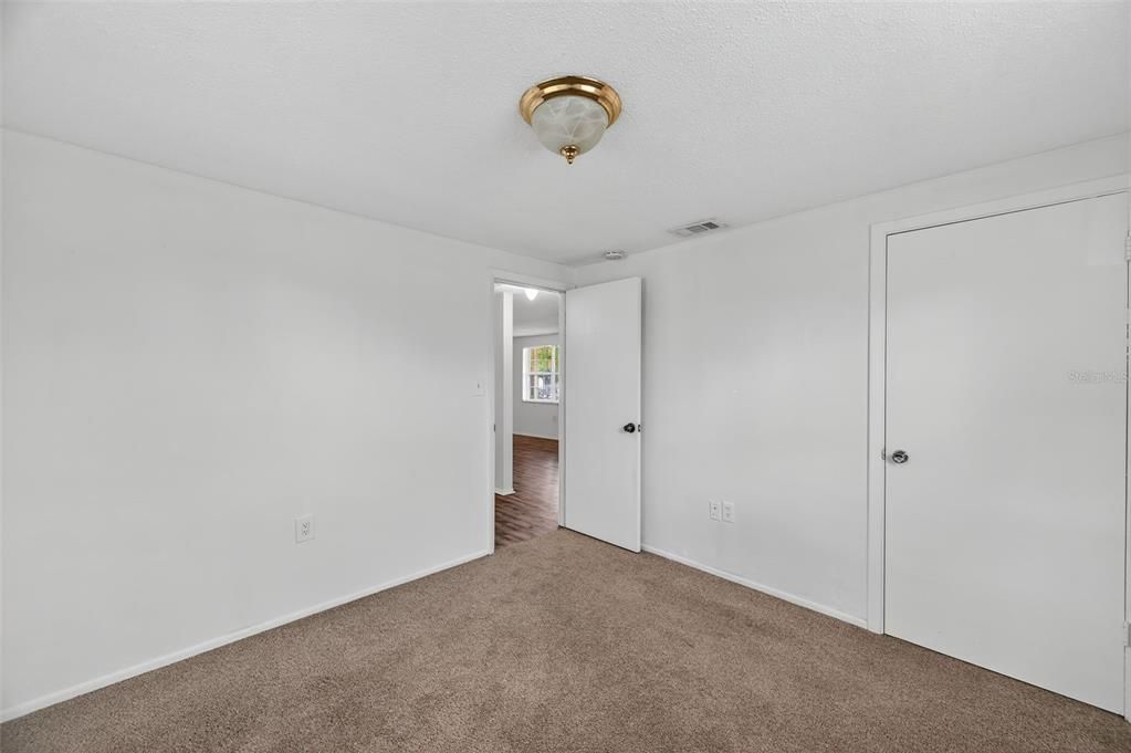 For Sale: $224,800 (2 beds, 2 baths, 932 Square Feet)