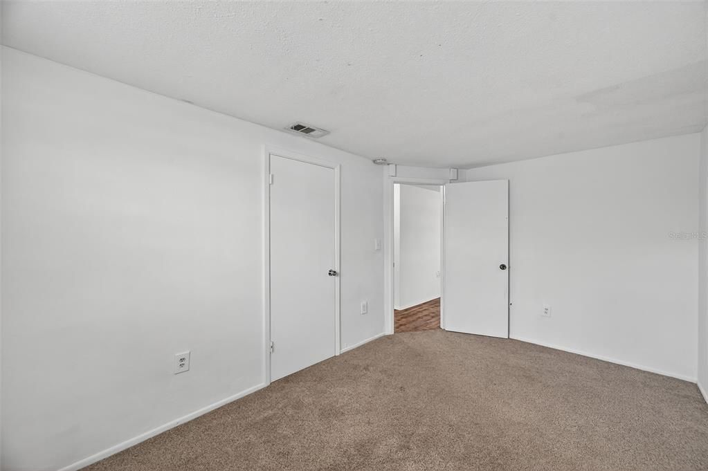 For Sale: $224,800 (2 beds, 2 baths, 932 Square Feet)