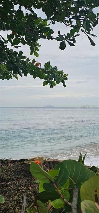 На продажу: $799,000 (0.30 acres)