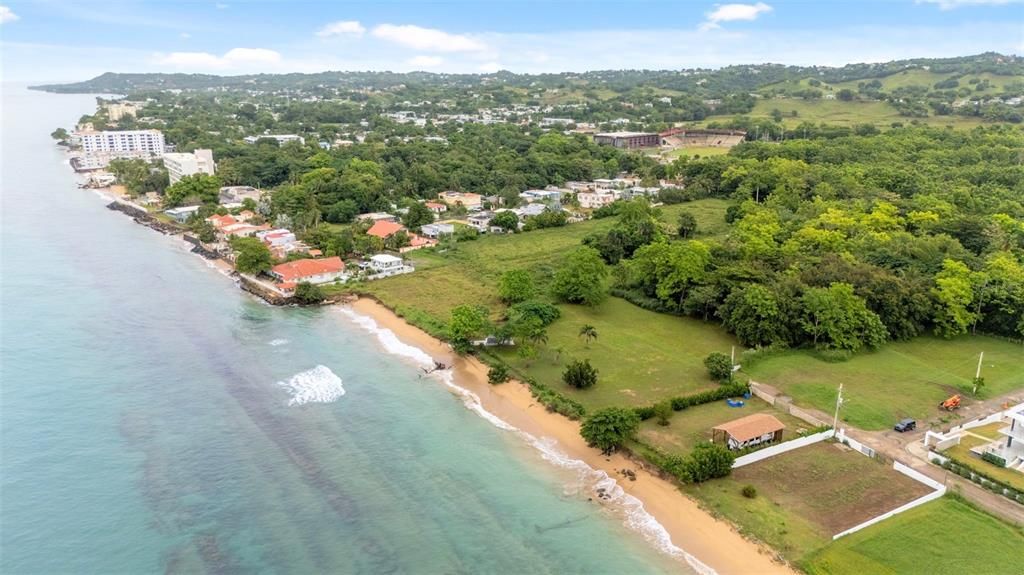 На продажу: $799,000 (0.30 acres)