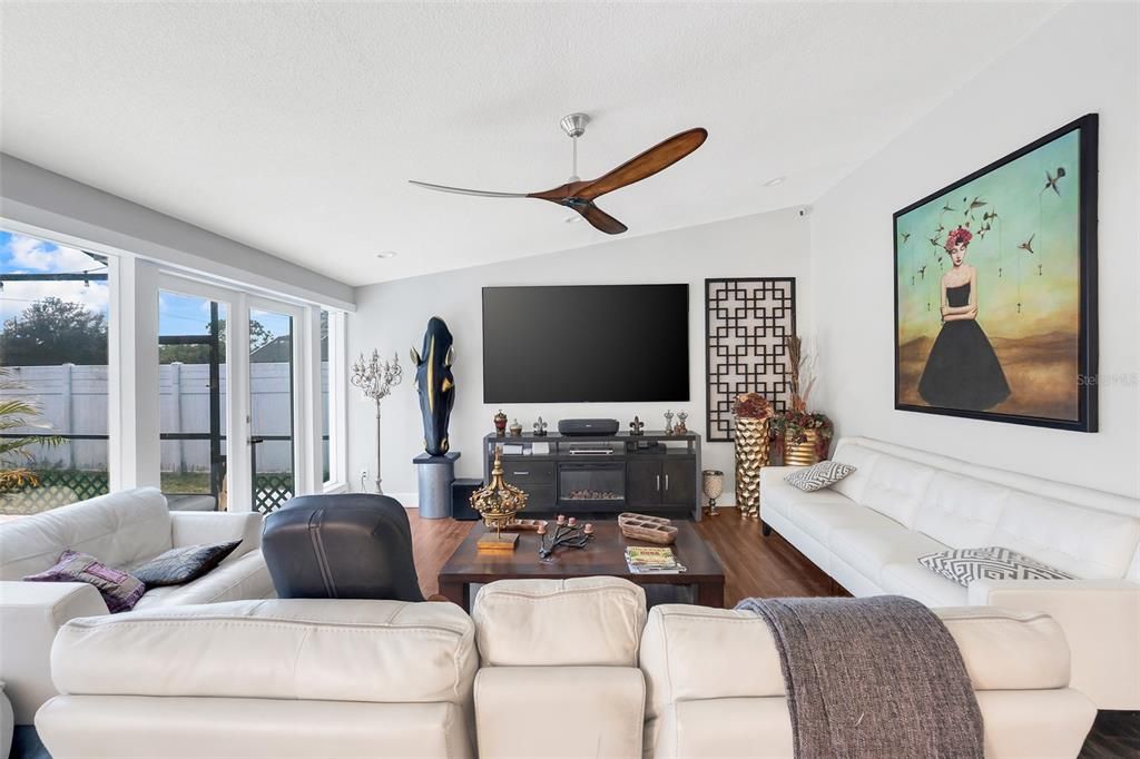 En Venta: $710,000 (4 camas, 3 baños, 2294 Pies cuadrados)