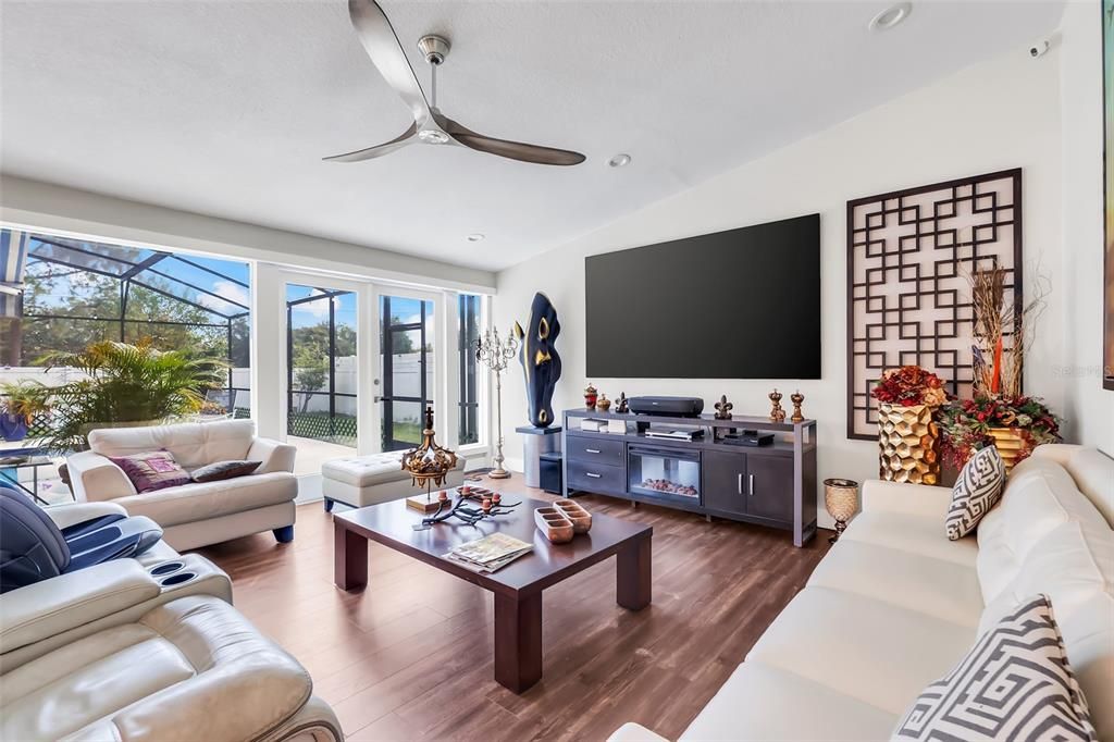 En Venta: $710,000 (4 camas, 3 baños, 2294 Pies cuadrados)