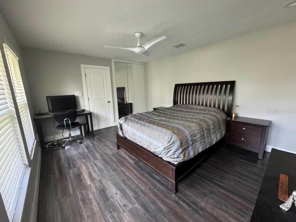 En Venta: $710,000 (4 camas, 3 baños, 2294 Pies cuadrados)