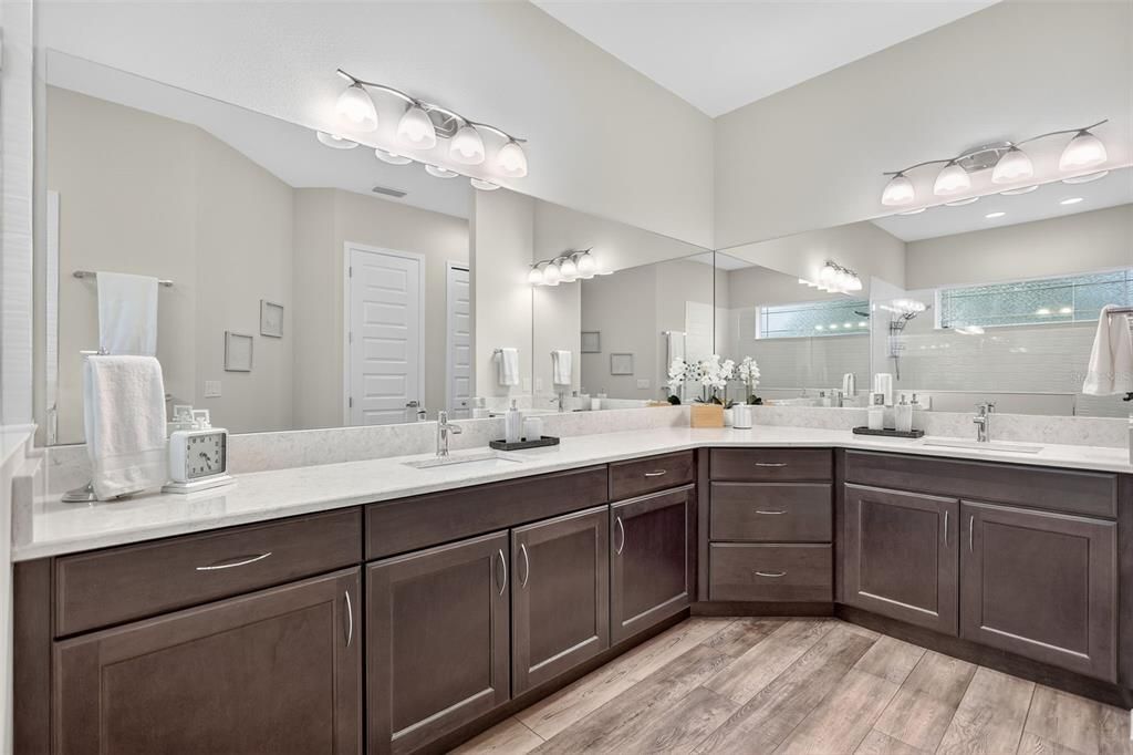 待售: $810,000 (4 贝兹, 3 浴室, 3275 平方英尺)