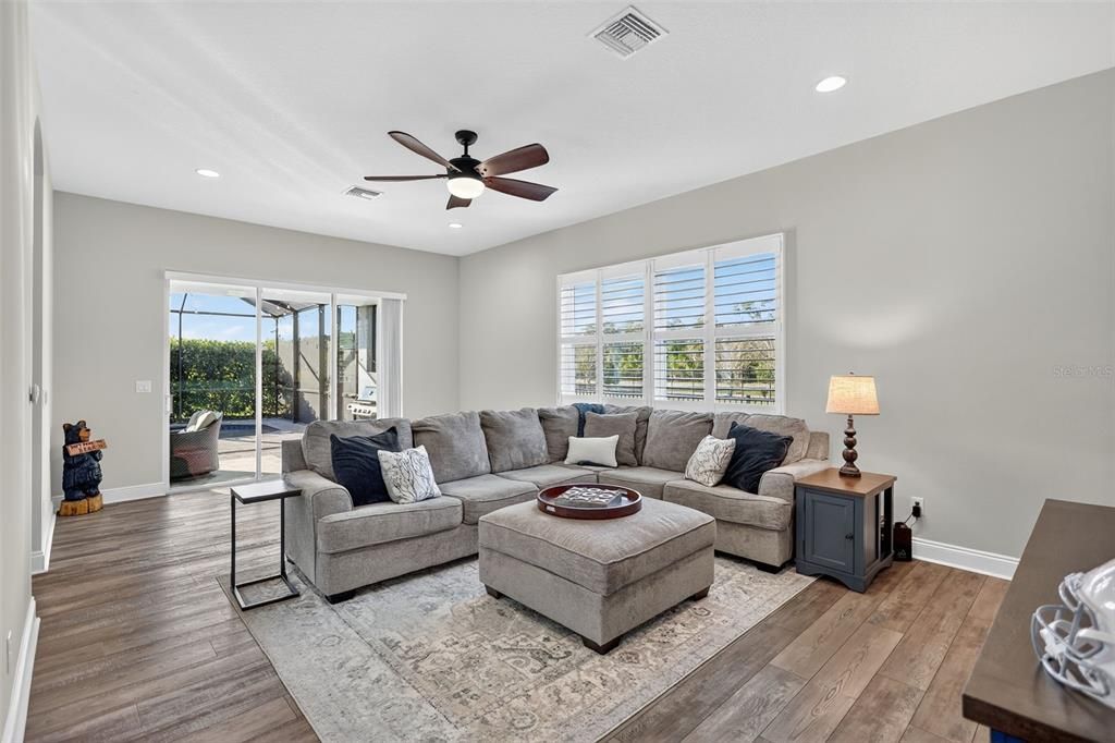 待售: $810,000 (4 贝兹, 3 浴室, 3275 平方英尺)