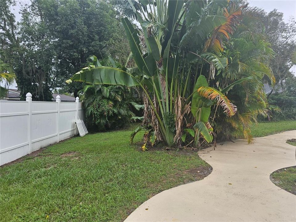 Active With Contract: $429,900 (3 beds, 2 baths, 1760 Square Feet)