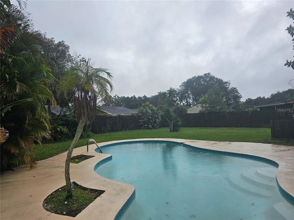 Active With Contract: $429,900 (3 beds, 2 baths, 1760 Square Feet)