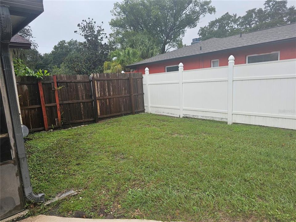 Active With Contract: $429,900 (3 beds, 2 baths, 1760 Square Feet)