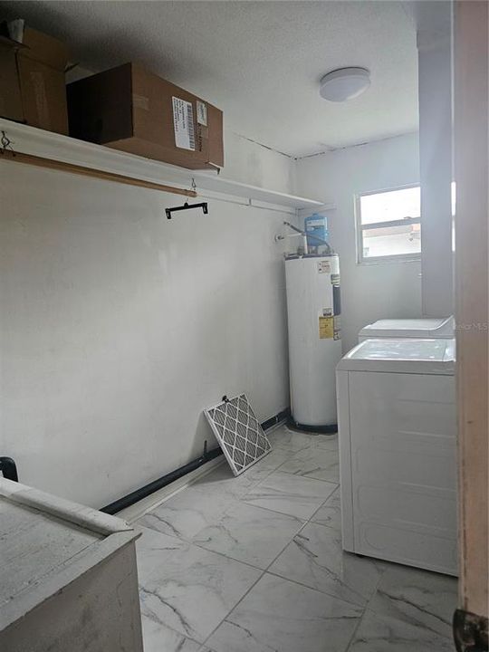 Active With Contract: $429,900 (3 beds, 2 baths, 1760 Square Feet)