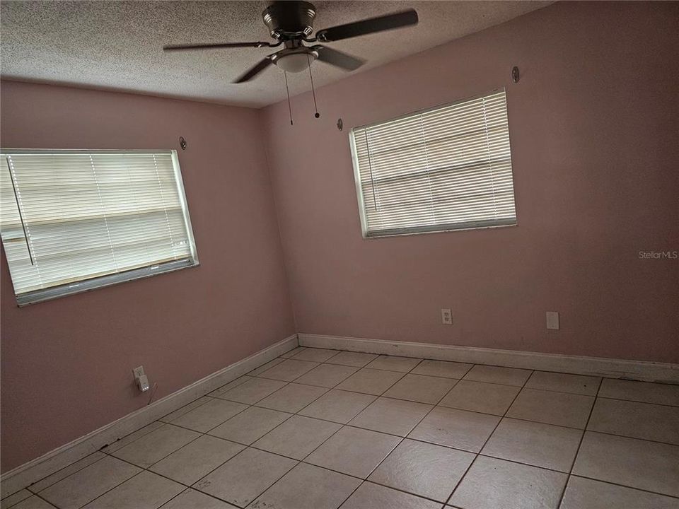 Active With Contract: $429,900 (3 beds, 2 baths, 1760 Square Feet)