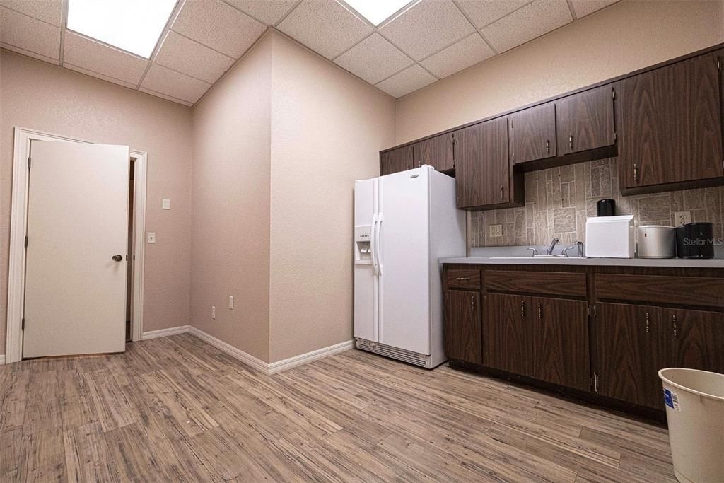 待售: $48,000 (0 贝兹, 0 浴室, 9922 平方英尺)