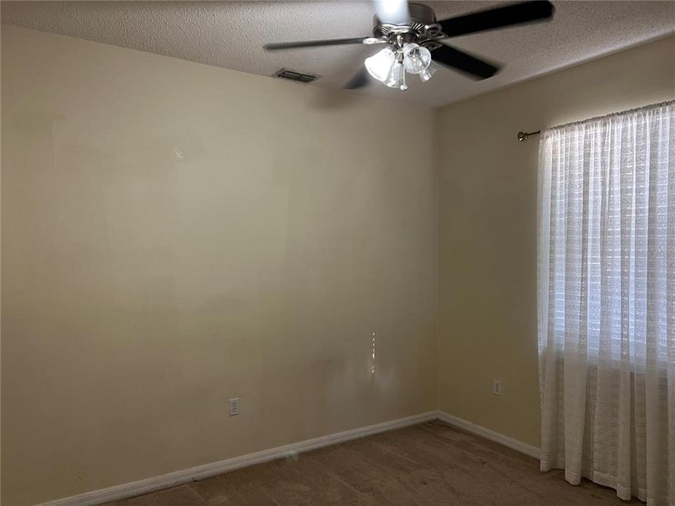 出租: $2,400 (4 贝兹, 2 浴室, 1825 平方英尺)