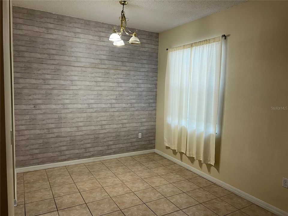 出租: $2,400 (4 贝兹, 2 浴室, 1825 平方英尺)