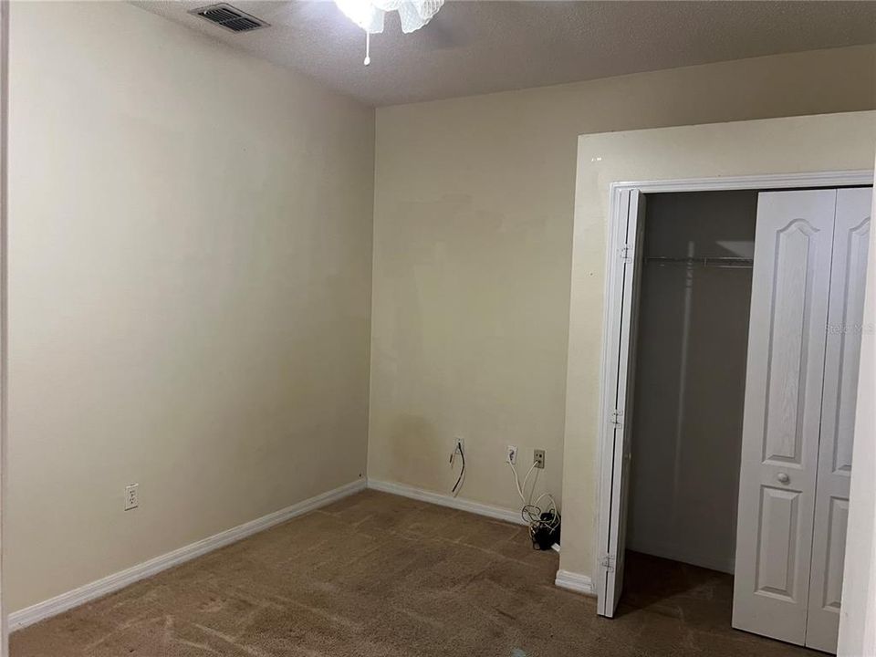 出租: $2,400 (4 贝兹, 2 浴室, 1825 平方英尺)