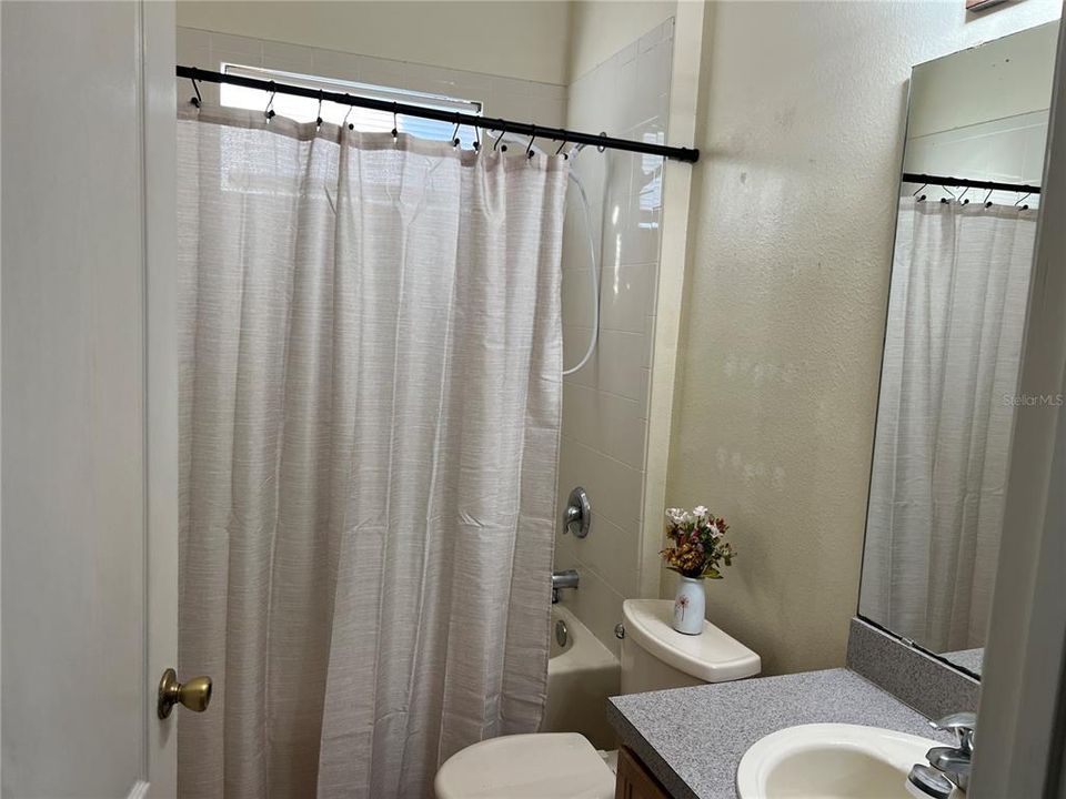 出租: $2,400 (4 贝兹, 2 浴室, 1825 平方英尺)