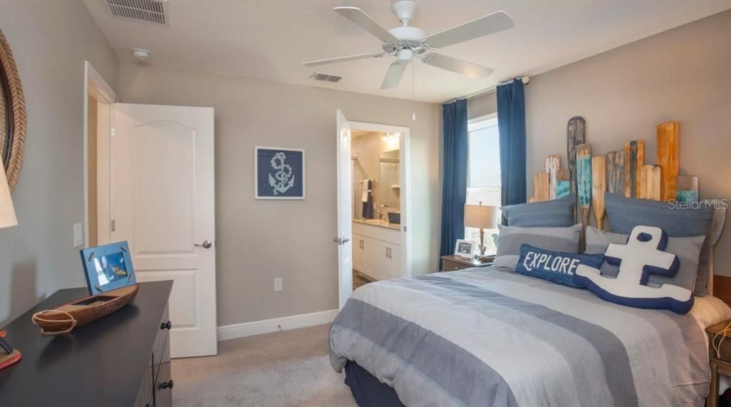 Active With Contract: $569,990 (5 beds, 3 baths, 3180 Square Feet)