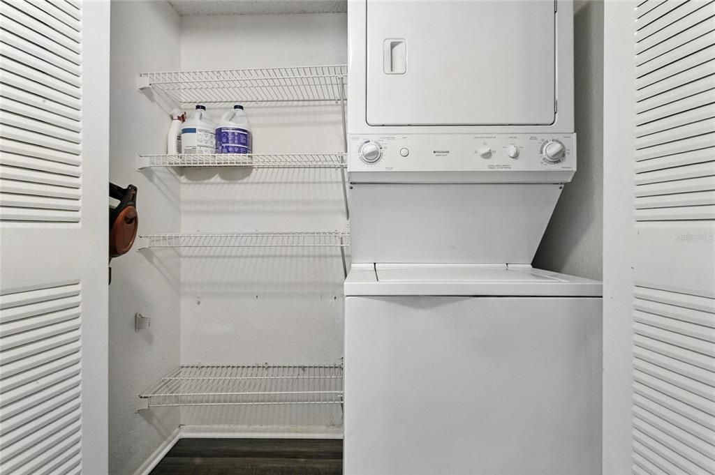 出租: $1,400 (1 贝兹, 1 浴室, 665 平方英尺)