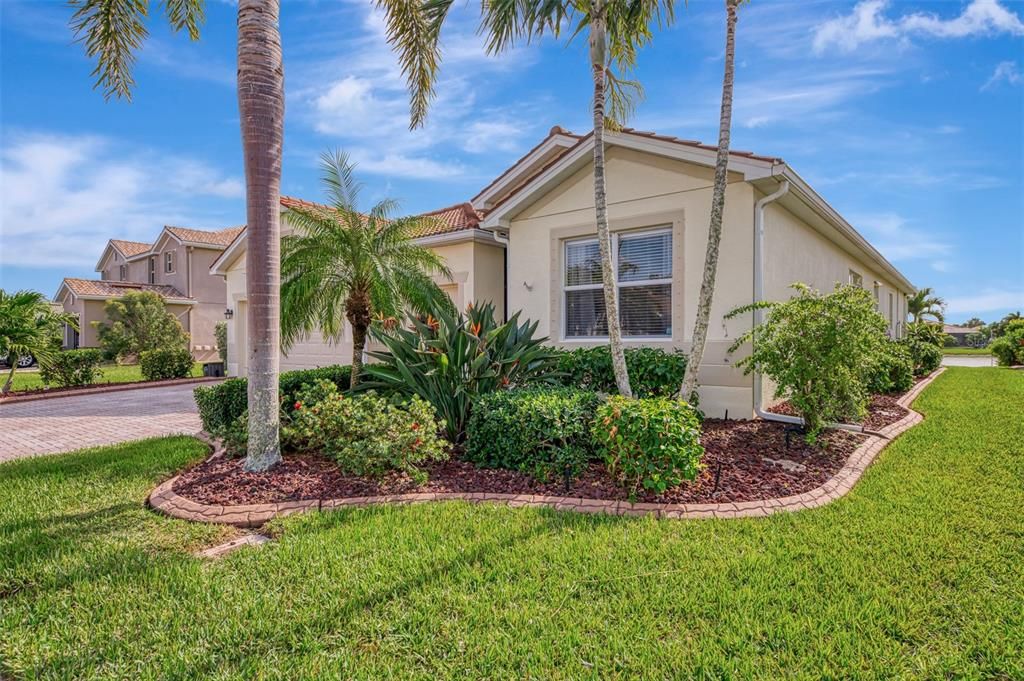 待售: $605,000 (4 贝兹, 3 浴室, 2254 平方英尺)