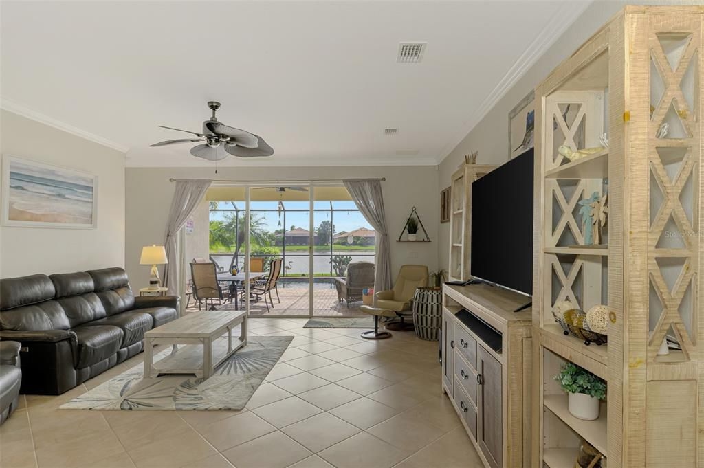 待售: $605,000 (4 贝兹, 3 浴室, 2254 平方英尺)