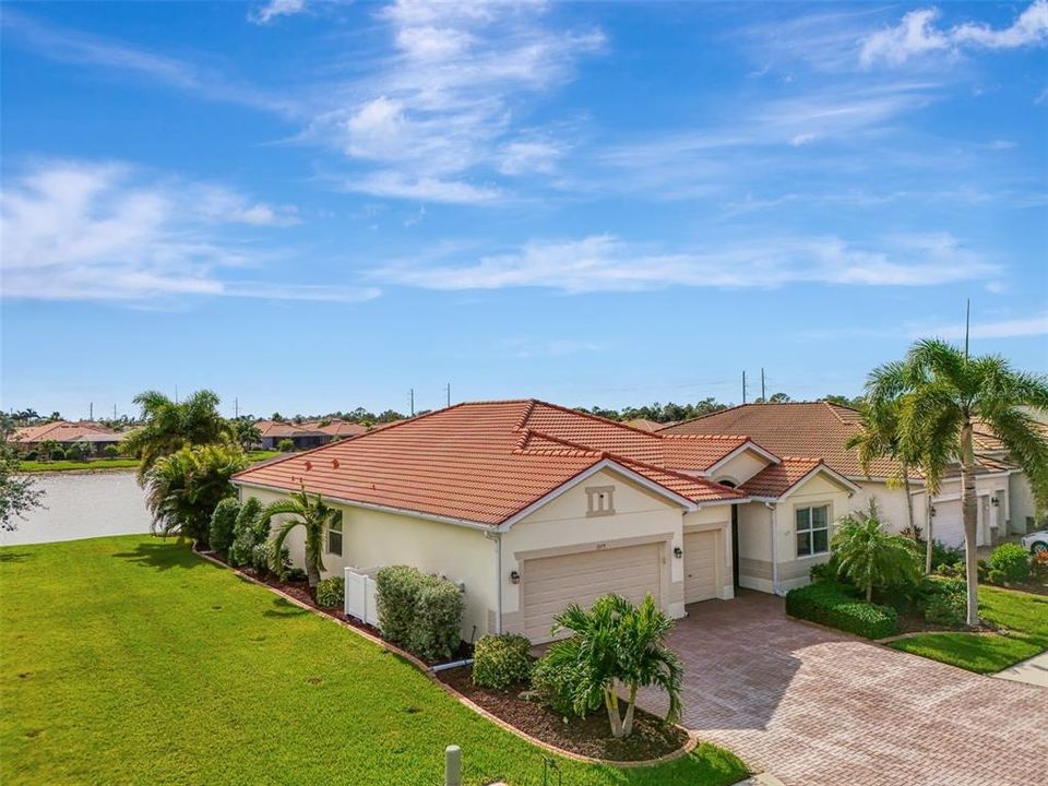 待售: $605,000 (4 贝兹, 3 浴室, 2254 平方英尺)