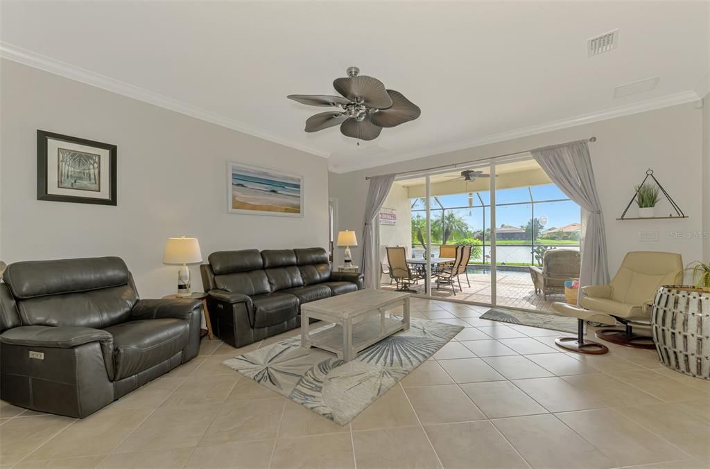 待售: $605,000 (4 贝兹, 3 浴室, 2254 平方英尺)