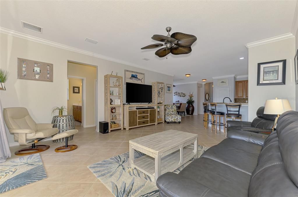 待售: $605,000 (4 贝兹, 3 浴室, 2254 平方英尺)