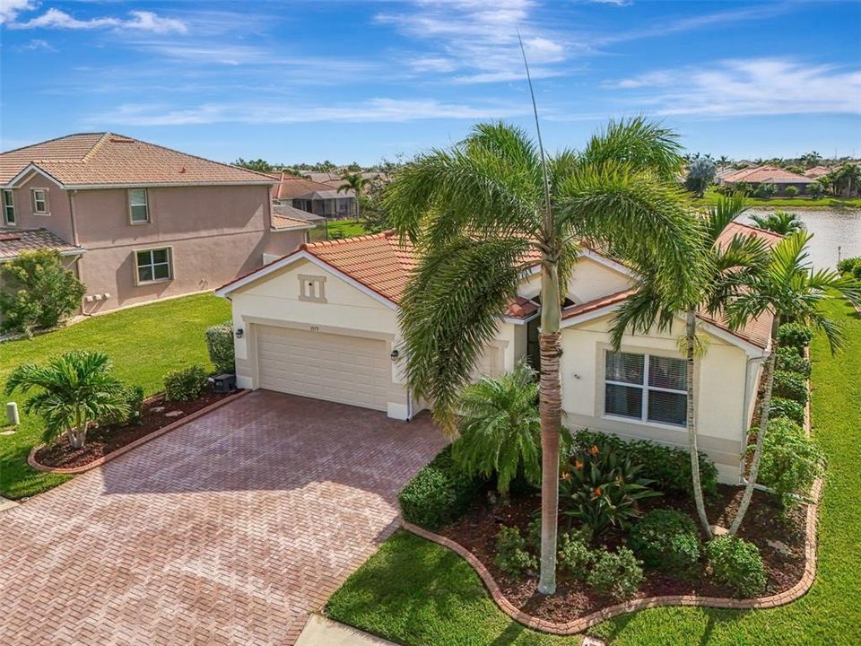 待售: $605,000 (4 贝兹, 3 浴室, 2254 平方英尺)