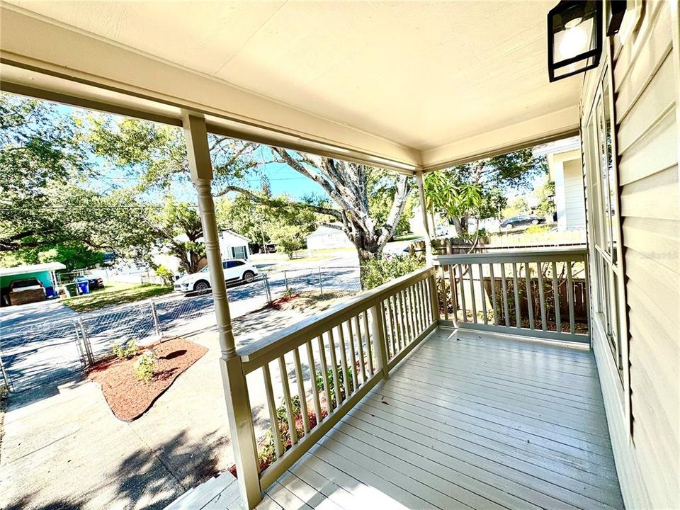 For Sale: $259,900 (3 beds, 2 baths, 1048 Square Feet)