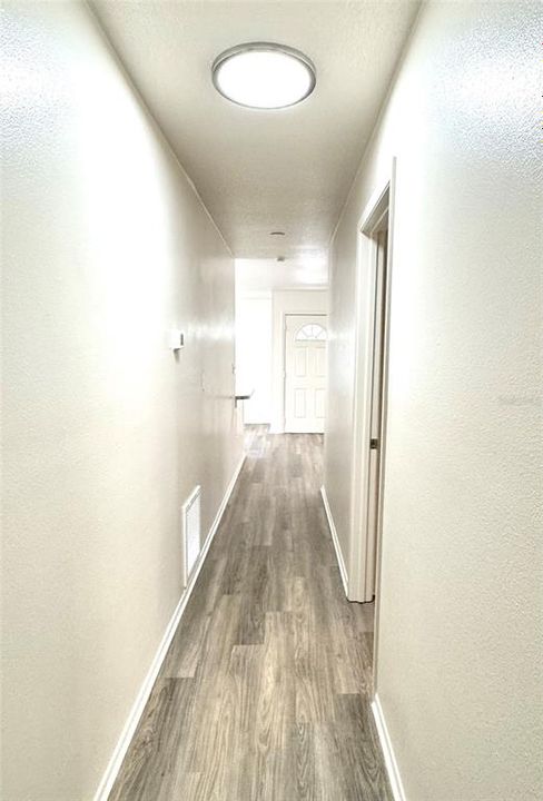 For Sale: $259,900 (3 beds, 2 baths, 1048 Square Feet)