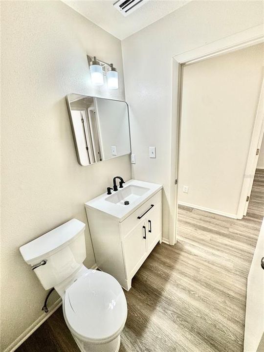 For Sale: $259,900 (3 beds, 2 baths, 1048 Square Feet)