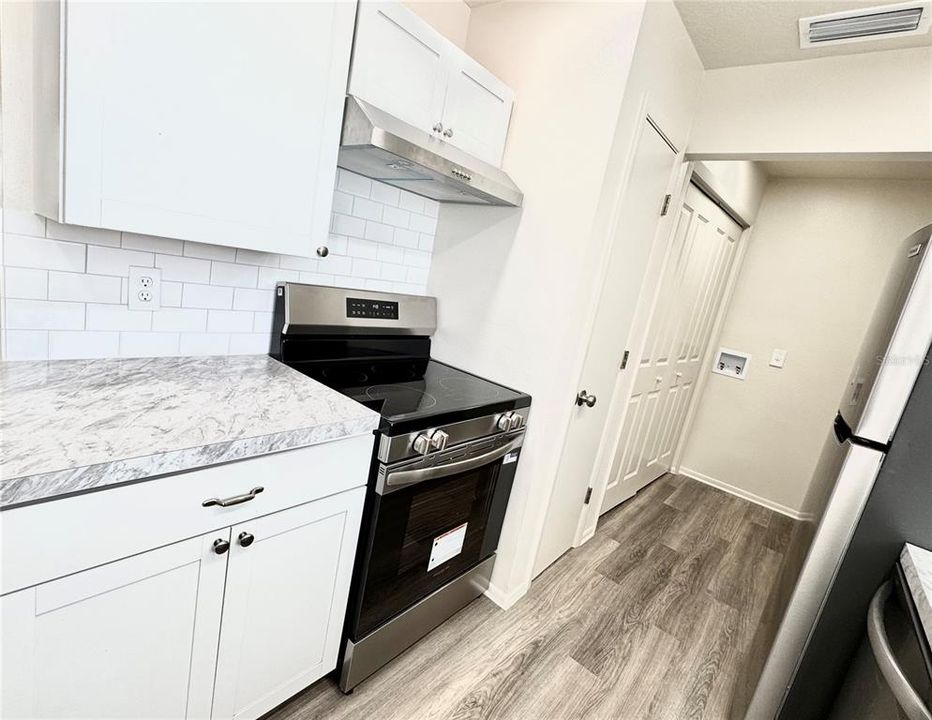 For Sale: $259,900 (3 beds, 2 baths, 1048 Square Feet)