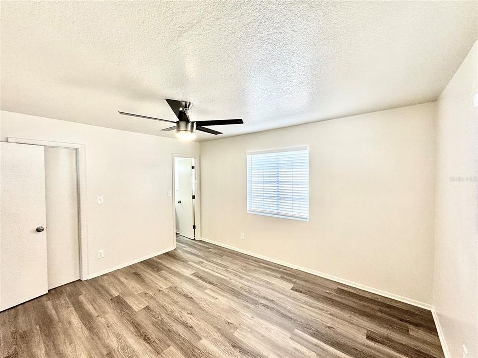 For Sale: $259,900 (3 beds, 2 baths, 1048 Square Feet)