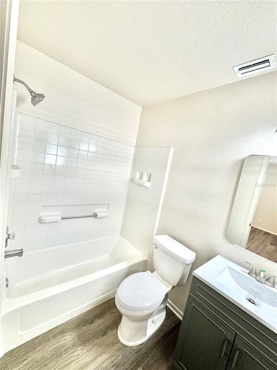 For Sale: $259,900 (3 beds, 2 baths, 1048 Square Feet)