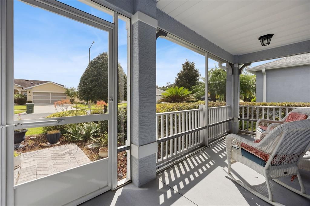 Active With Contract: $335,000 (3 beds, 2 baths, 1598 Square Feet)