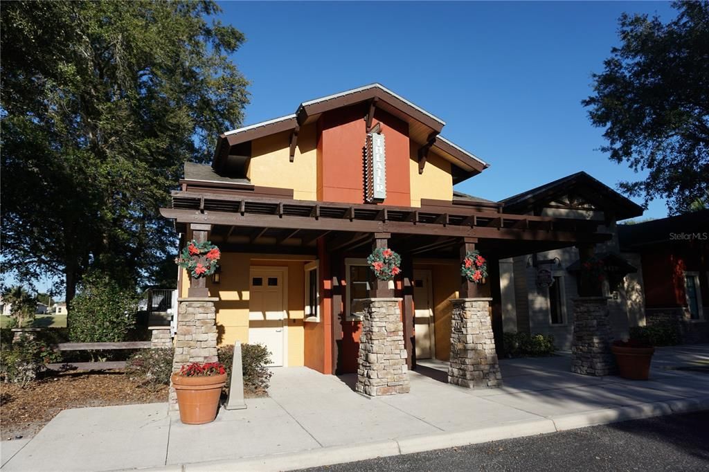 Active With Contract: $335,000 (3 beds, 2 baths, 1598 Square Feet)