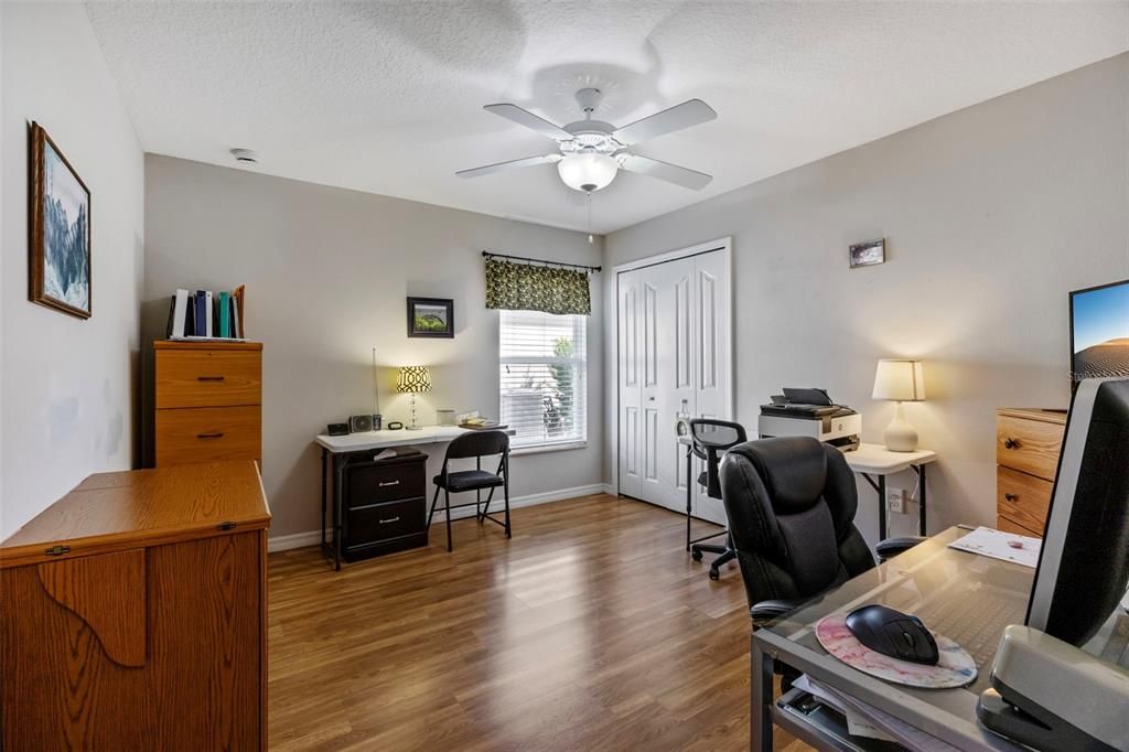 Active With Contract: $335,000 (3 beds, 2 baths, 1598 Square Feet)